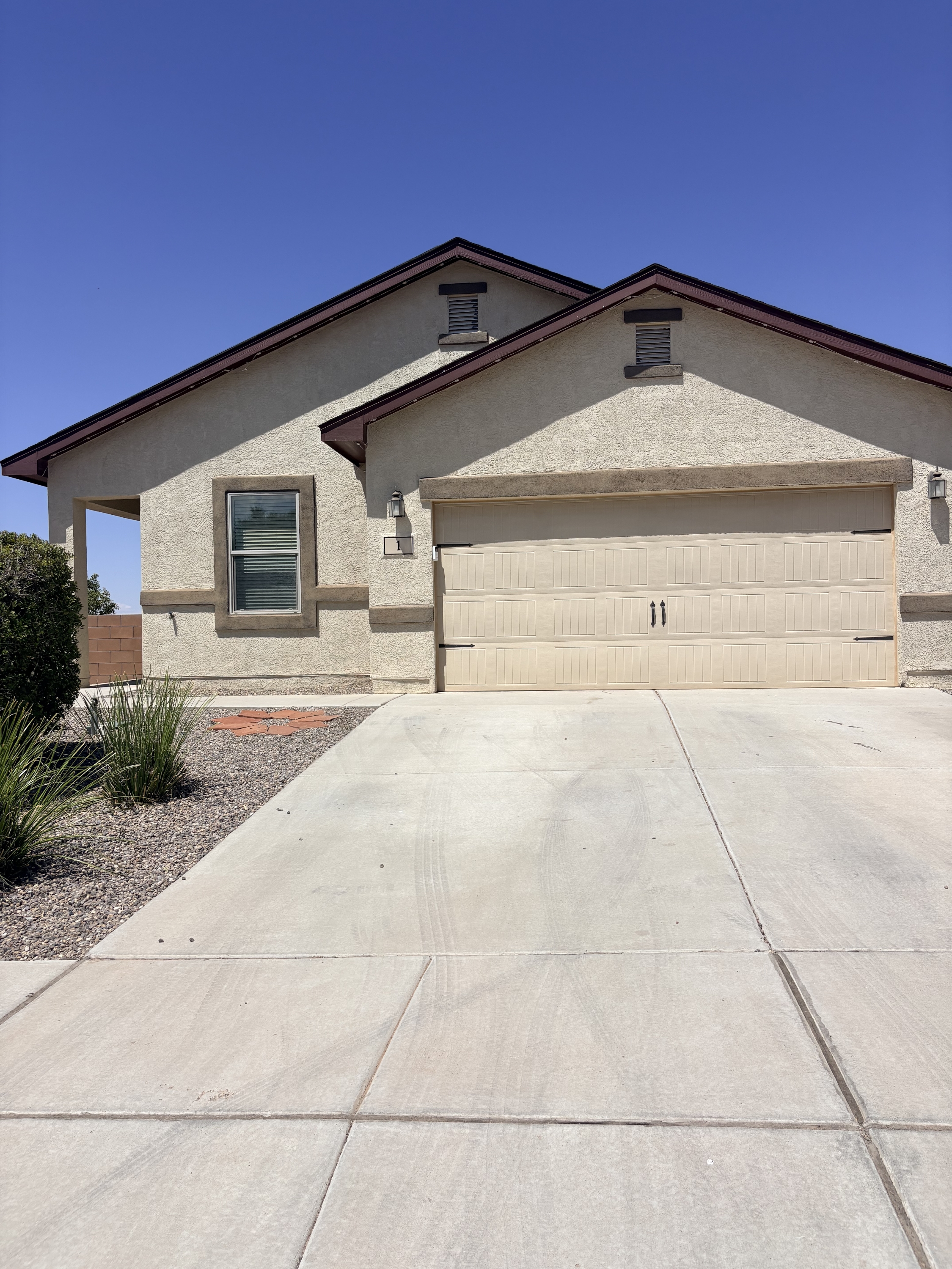 1 El Camino Loop Northwest